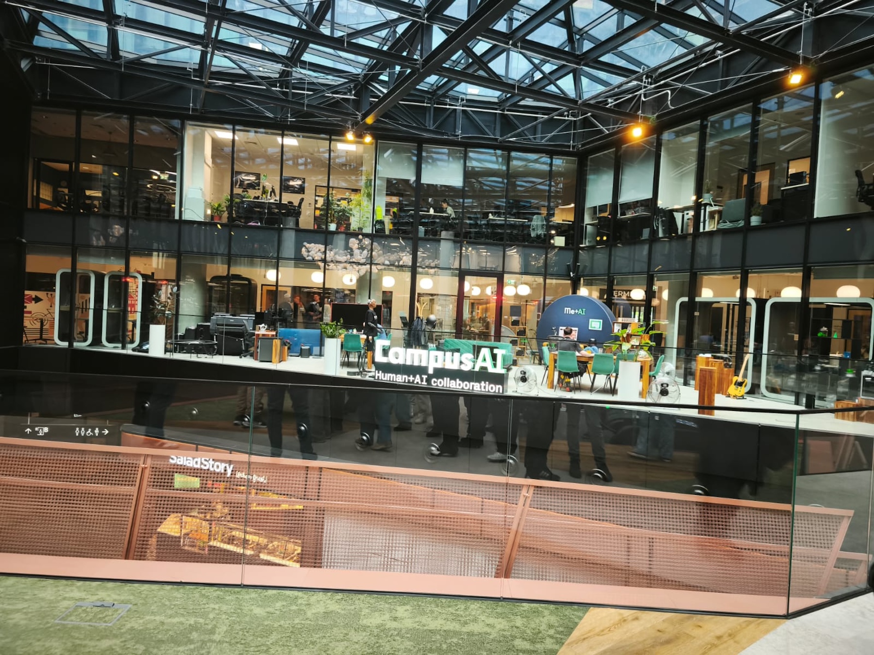 Zdjęcie wnętrza Varso Tower - Campus AI.