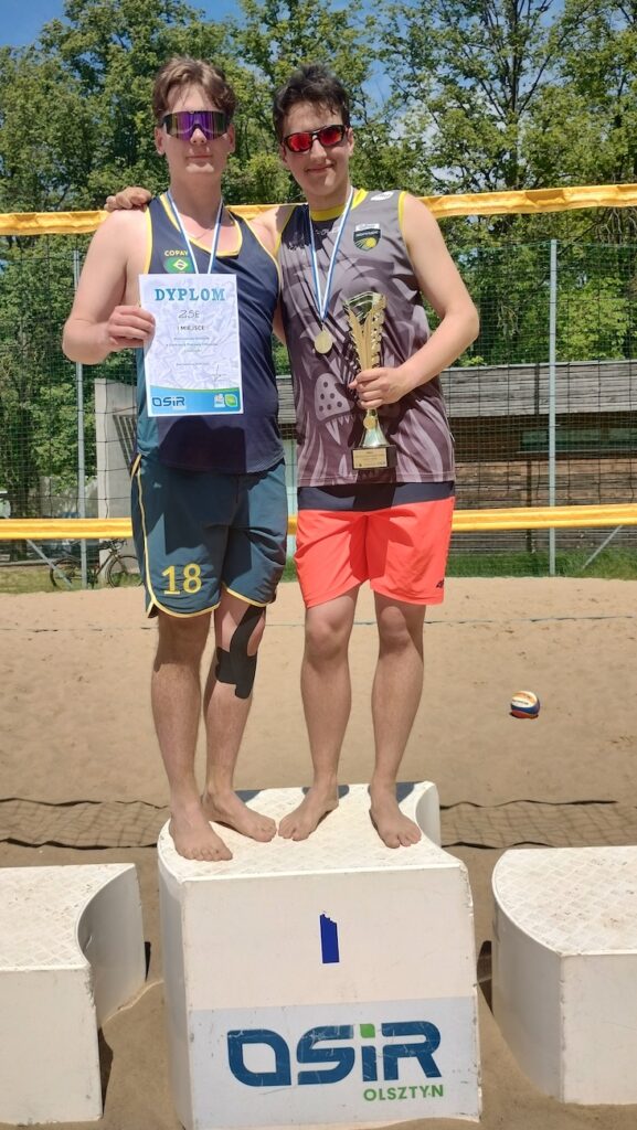 Uczniowie ZSE na podium - I miejsce.