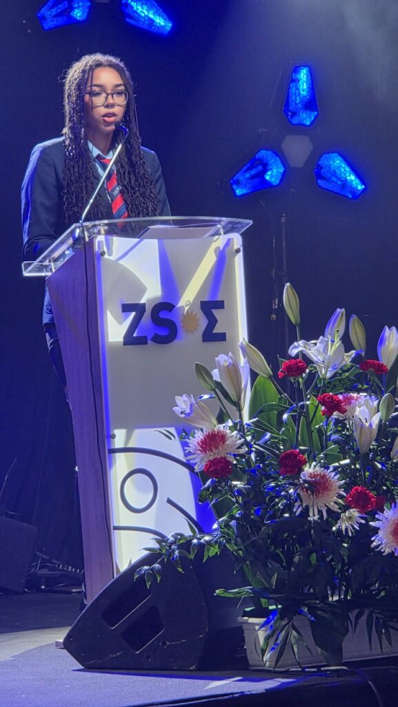 Przemawiająca Przewodnicząca Samorządu Uczniowskiego