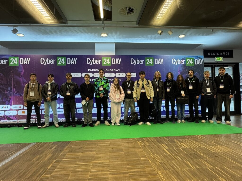 Uczniowie podczas Cyber24Day