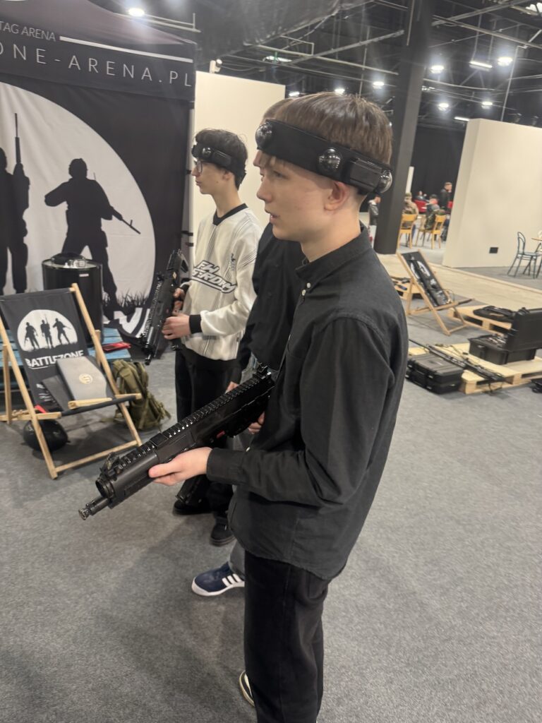 Uczniowie przed warsztatami.