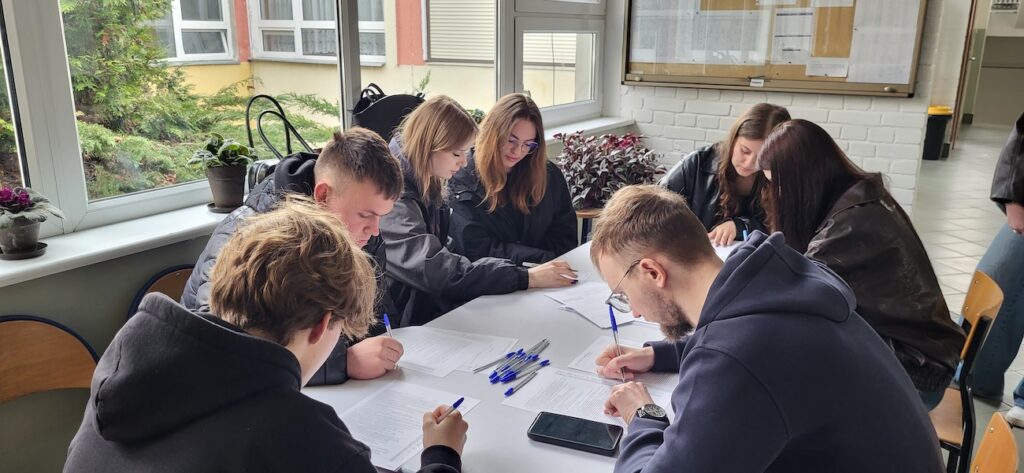 Wypełnianie dokumentacji.